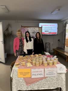 "Zamiast palenia - pyszny tost i sałatka do zjedzenia"