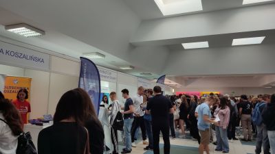 8 września uczniowie klas maturalnych z naszej szkoły uczestniczyli w Szczecińskim Salonie Maturzystów Perspektywy 2025. 